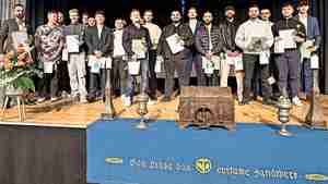 Die Anlagenmechaniker der Sanitär-Innung Burgdorf freuen sich über ihre Gesellenbriefe.