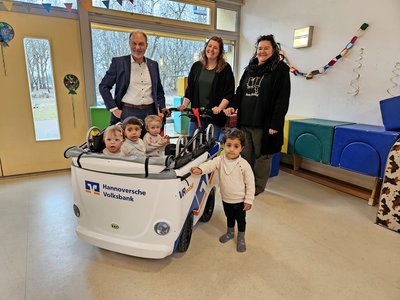 250310_bu_volksbank_kinderbus