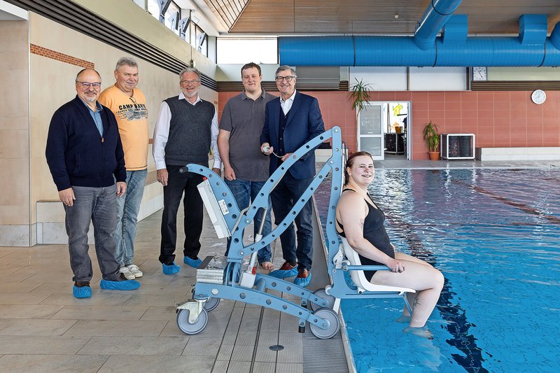 250318_bu_hallenfreibad_poollifter.original