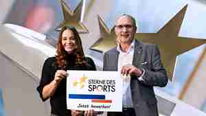 Schirmherrin Paulina Paszek und Volksbank-Chef Jürgen Wache freuen sich auf viele Bewerbungen für die Sterne des Sports.