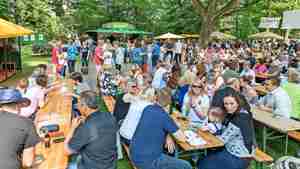 Die Veranstaltung "Musik und Tanz im Stadtpark" ist ein beliebtes Ausflugsziel am Himmelfahrtstag.
