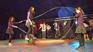 Bei der Burgdorfer Sommernacht zeigen örtliche Gruppen ein abwechslungsreiches Programm.