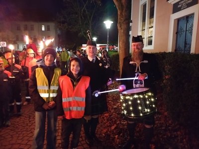 251118_bu_st-martin_laternenumzug