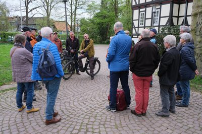 Aue-Führung mit Steffen Hipp (Mitte)