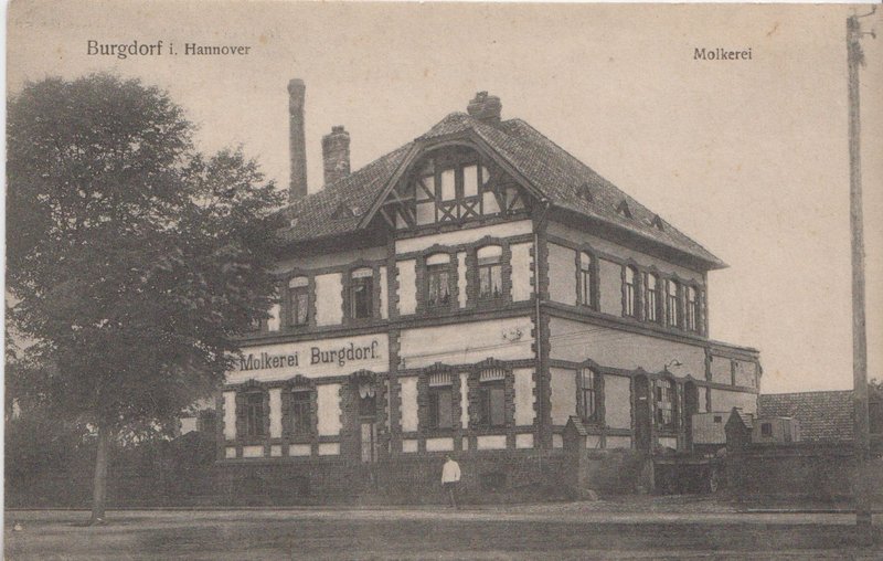 Die Burgdorf Molkerei auf einer Postkarte von 1910