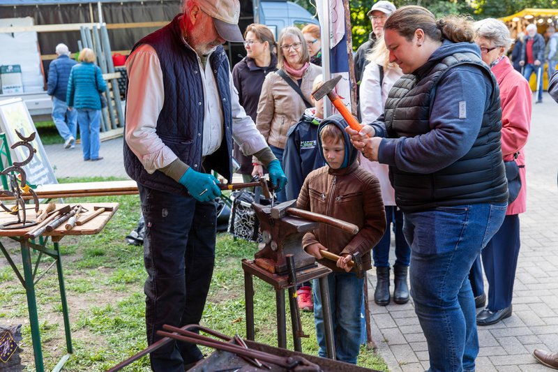 Historisches Handwerk auf dem Pferde- und Hobbytiermarkt