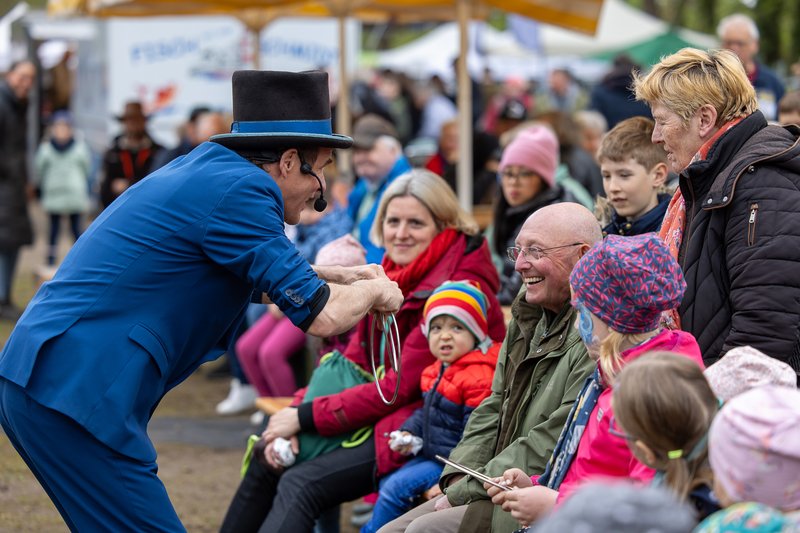 Kleinkunsttheater Hironimus auf dem Pferde- und Hobbytiermarkt