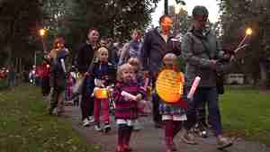 Laternenumzug zum Stadtfest Oktobermarkt