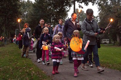 Laternenumzug zum Stadtfest Oktobermarkt