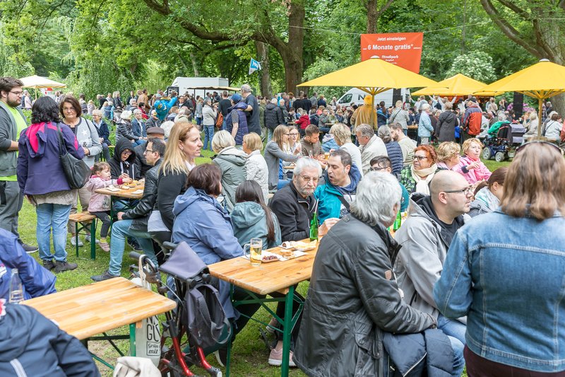Musik und Tanz  im Stadtpark (2)