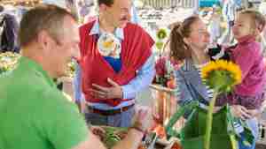 Pressefoto_Familien_auf_dem_Wochenmarkt_Deutsche_Marktgilde