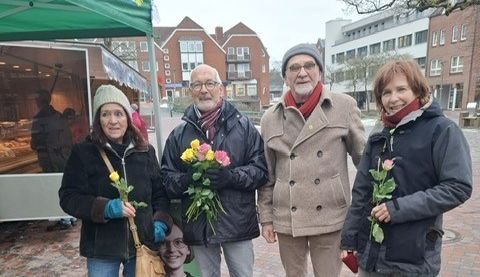 Rosenverteilung_Wochenmarkt_Deutsche_Marktgilde (1)