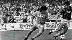 Spielszenen mit Diego Maradona 1