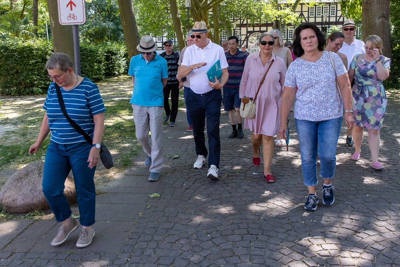 Stadtführung mit Bürgermeister Armin Pollehn (Mitte)