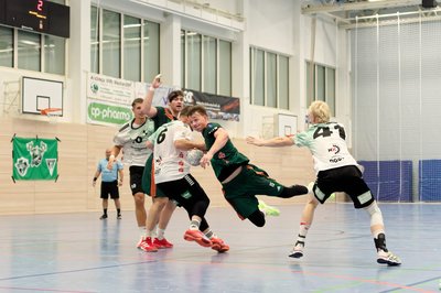 U23_Torge_Lutze_im_Zweikampf