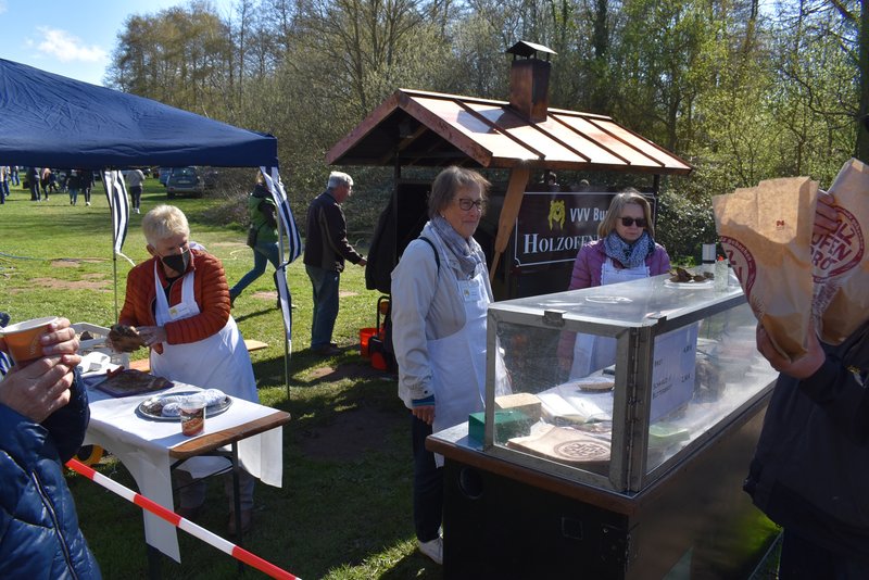 VVV-Holzbackofen auf dem Pferde- und Hobbytiermarkt am 19. April